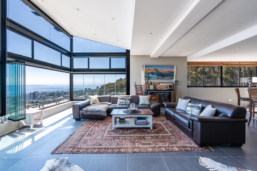 5 Bedroom Property for Sale in Fresnaye Western Cape
